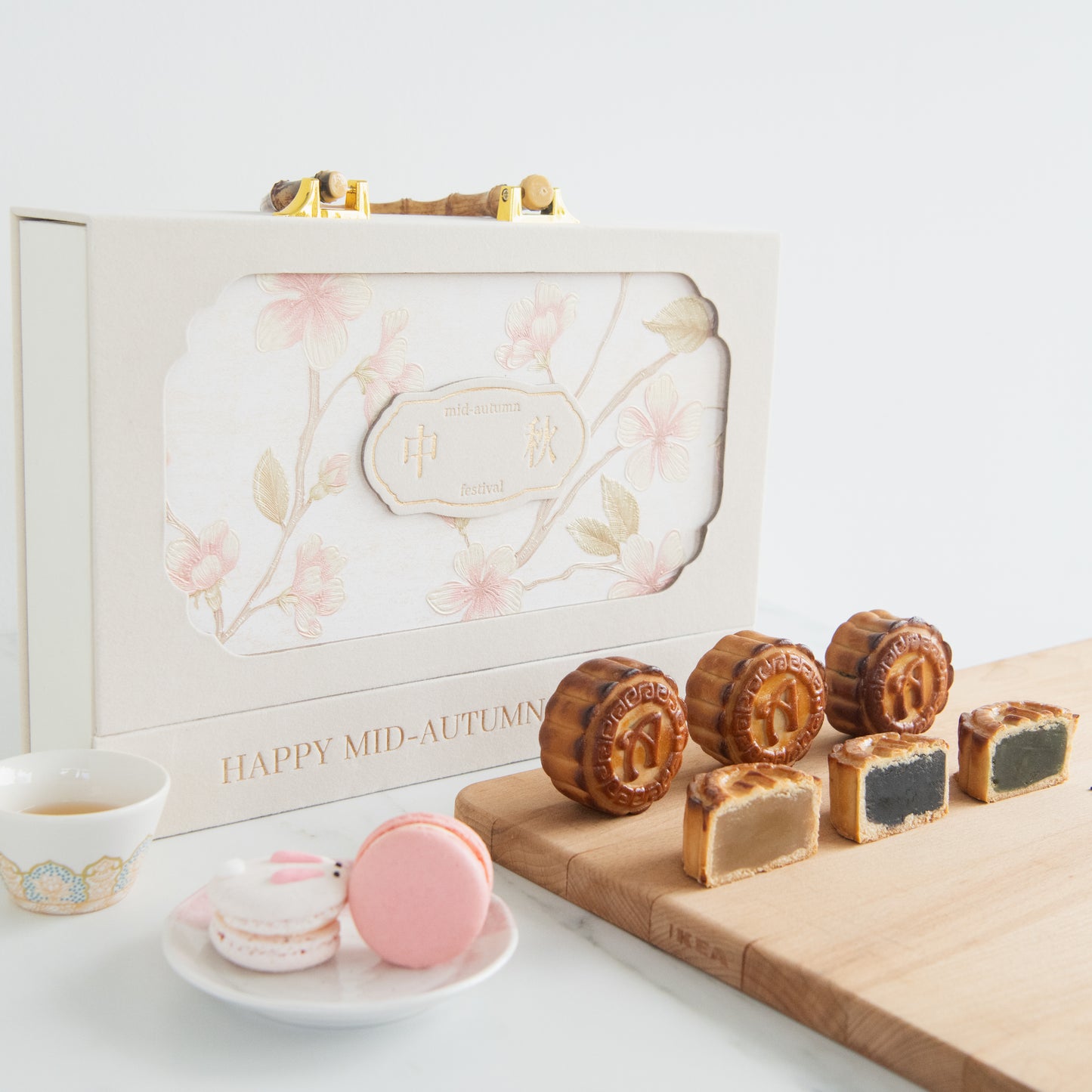 Happy Mid Autumn | Baked Traditional Mooncake 6pcs| $48.80 (U.P $128.00)