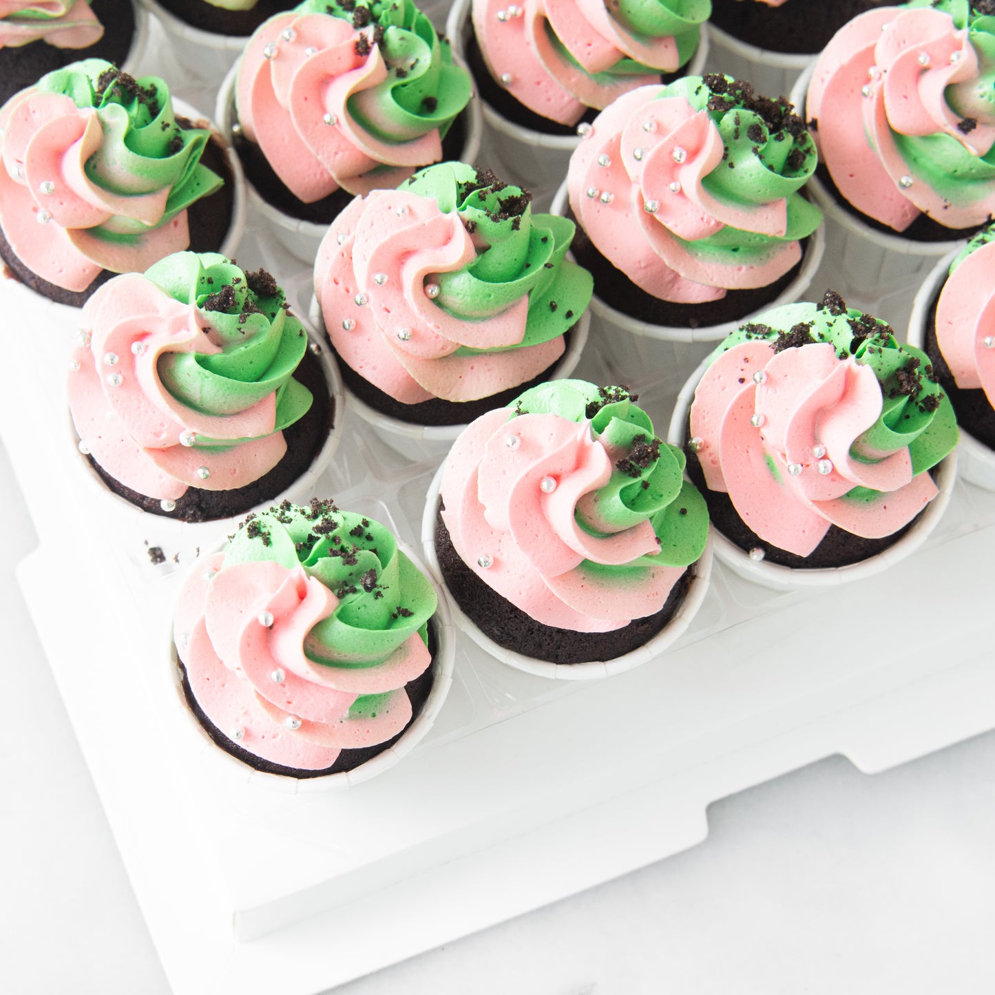 *New*Pink & Green Swirl Mini Cupcakes 16 pcs Set | ($51.80 Nett)