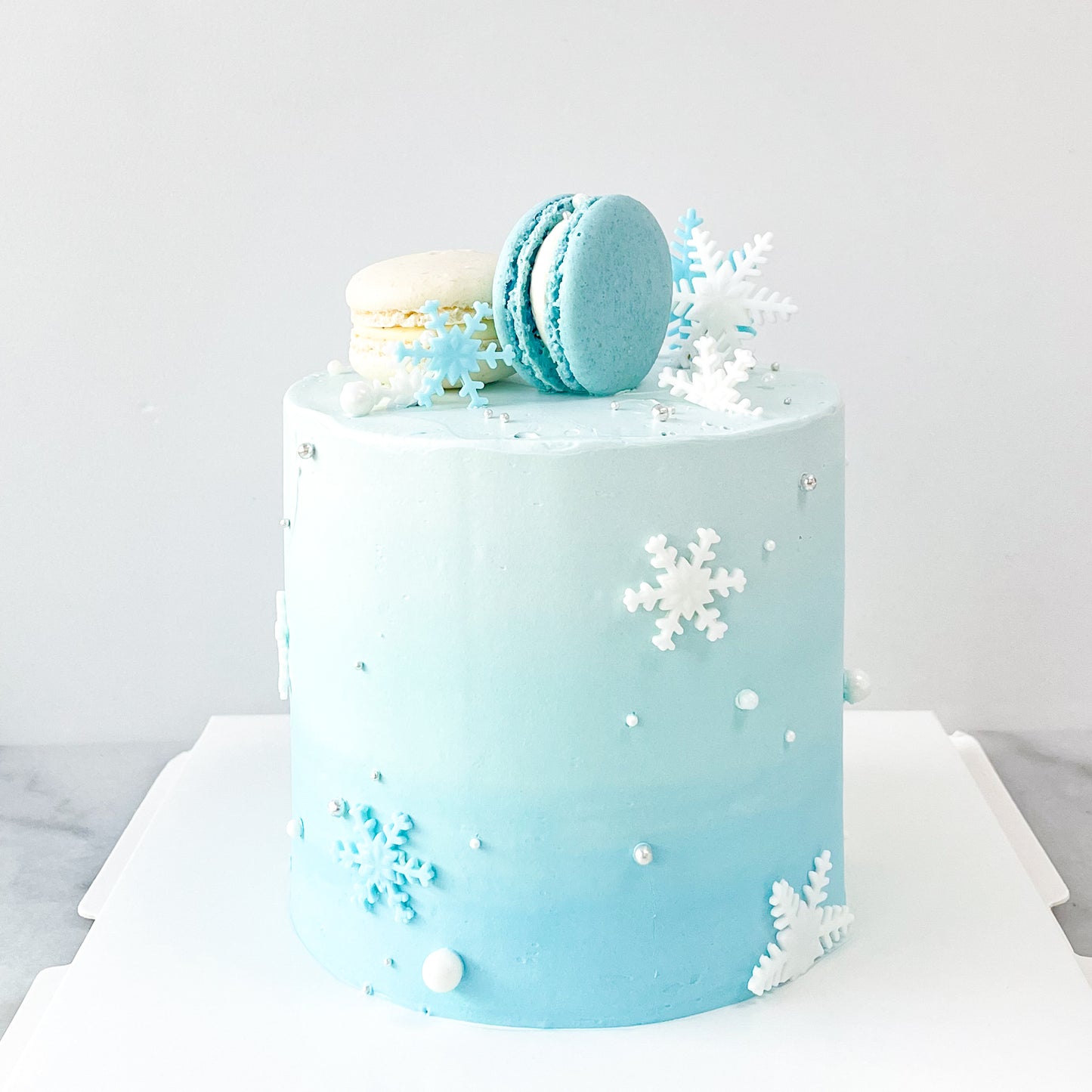 Customized Cake - Snowflakes Cake with Macaron