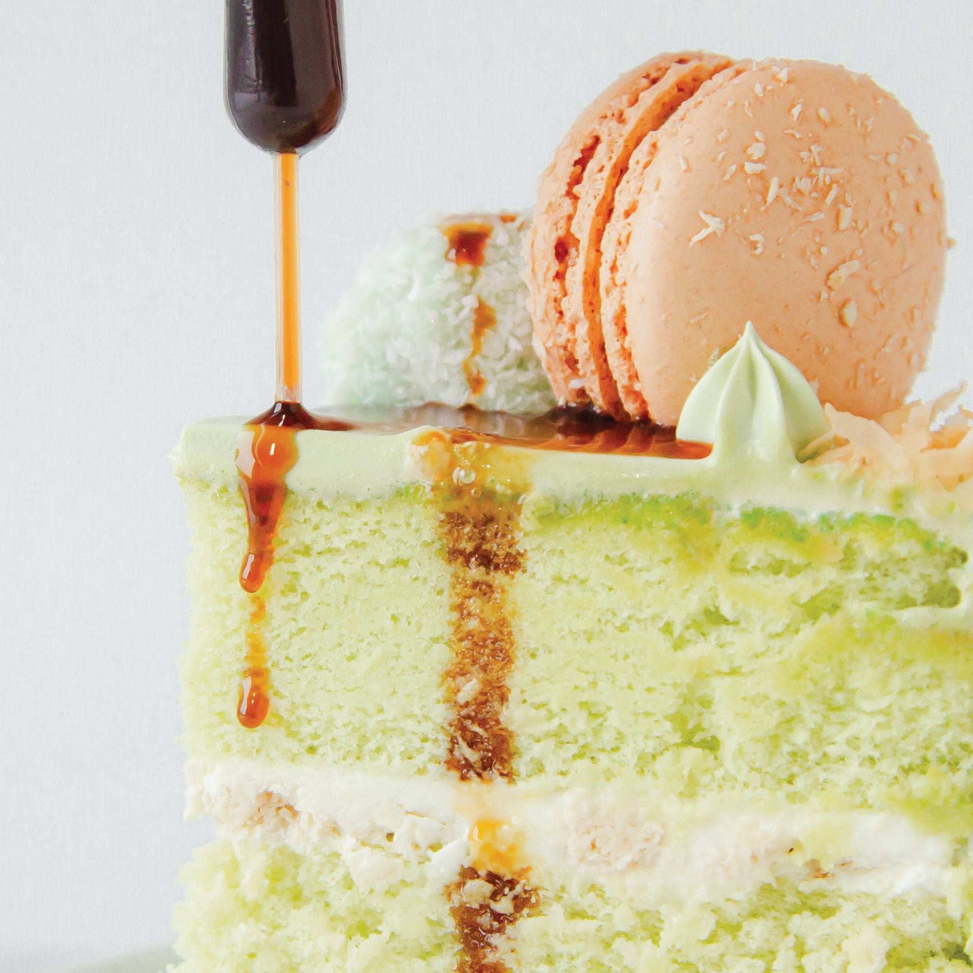 Bundle Set | Ondeh Ondeh Cake Petite + 6pcs C1 Macarons | $39.90 Nett