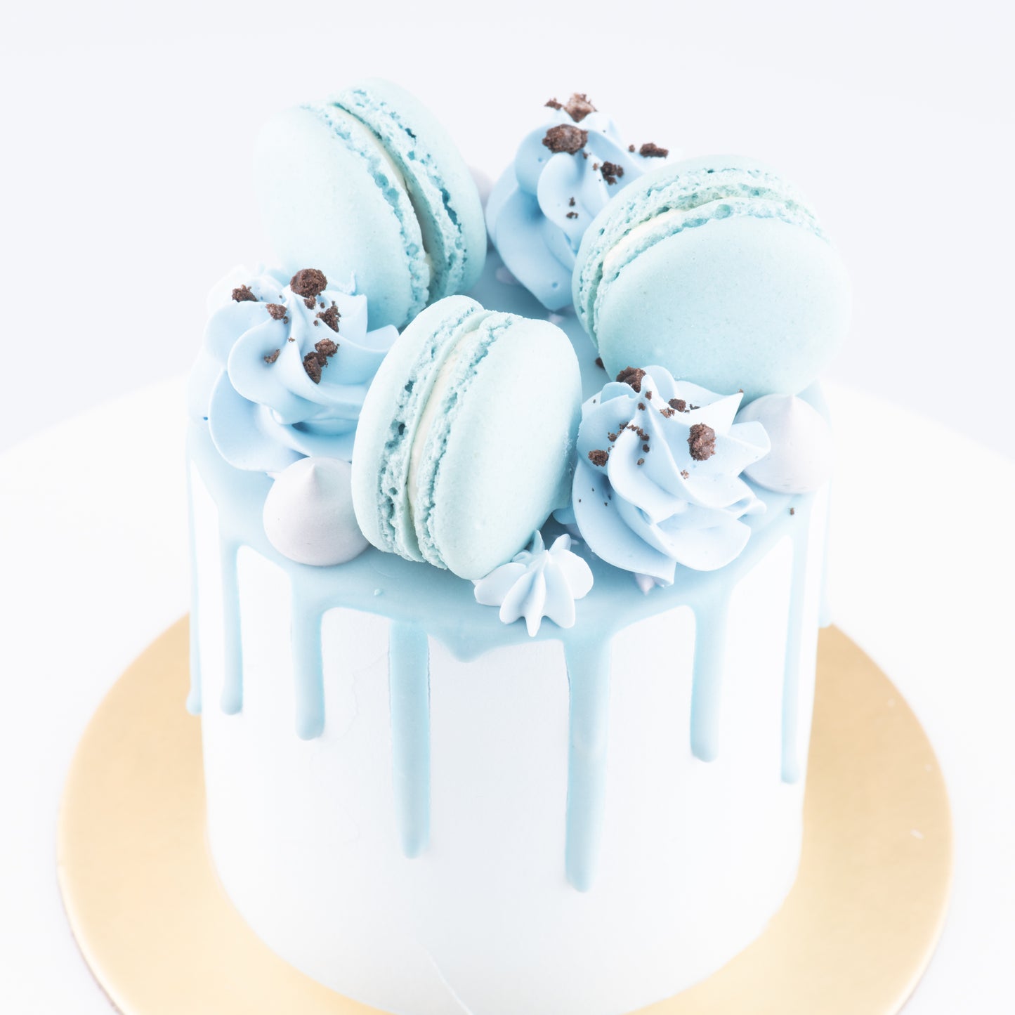 Cookies & Cream Cake Petite | Including 3 pcs Macarons | (U.P $60.00)