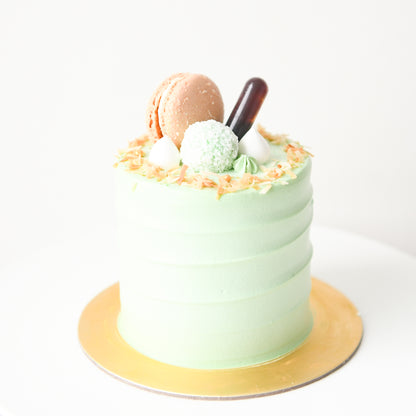 Bundle Set | Ondeh Ondeh Cake Petite + 6pcs C1 Macarons | $39.90 Nett
