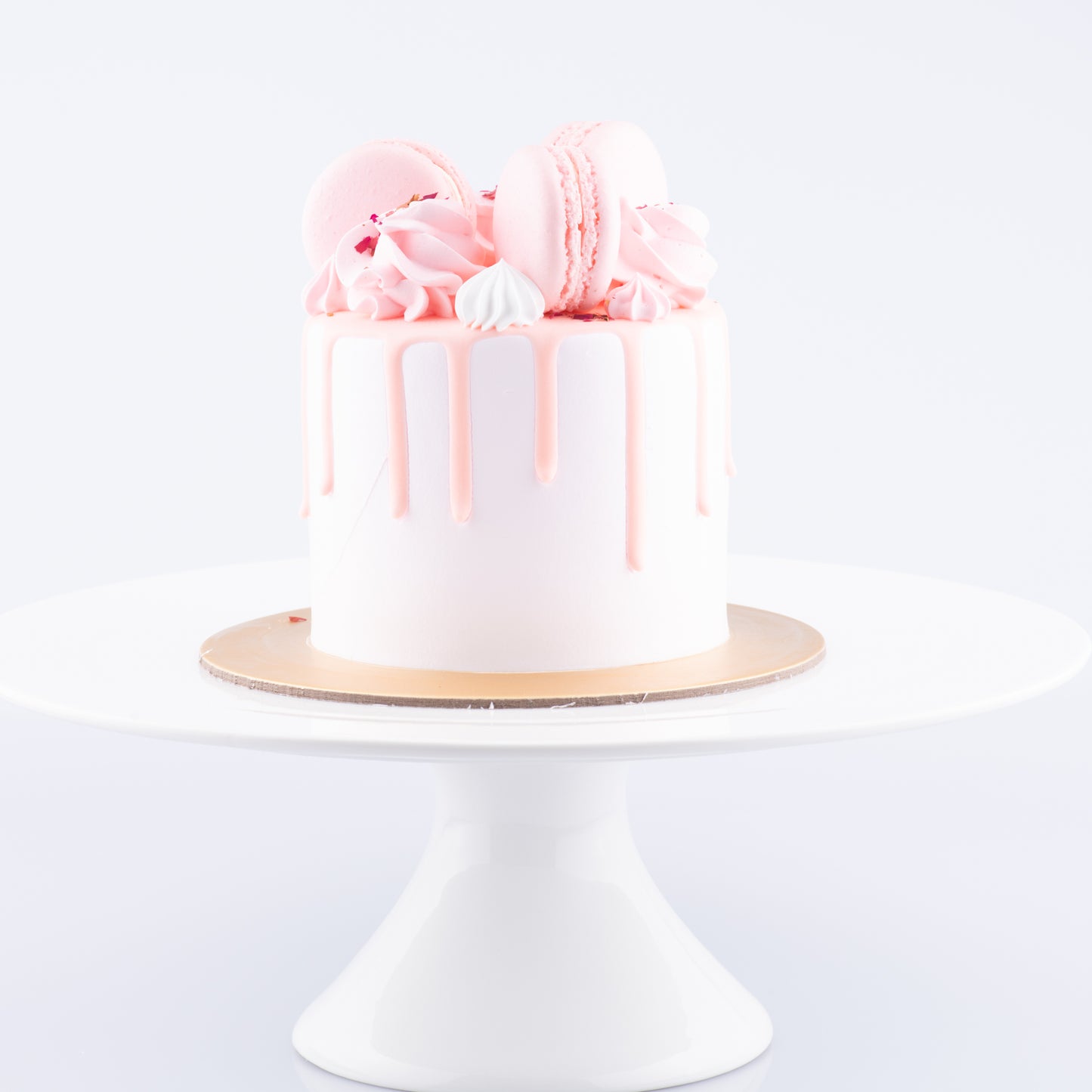 Lychee Rose Cake Petite   | Including 3 pcs Macarons | (U.P $60.00)