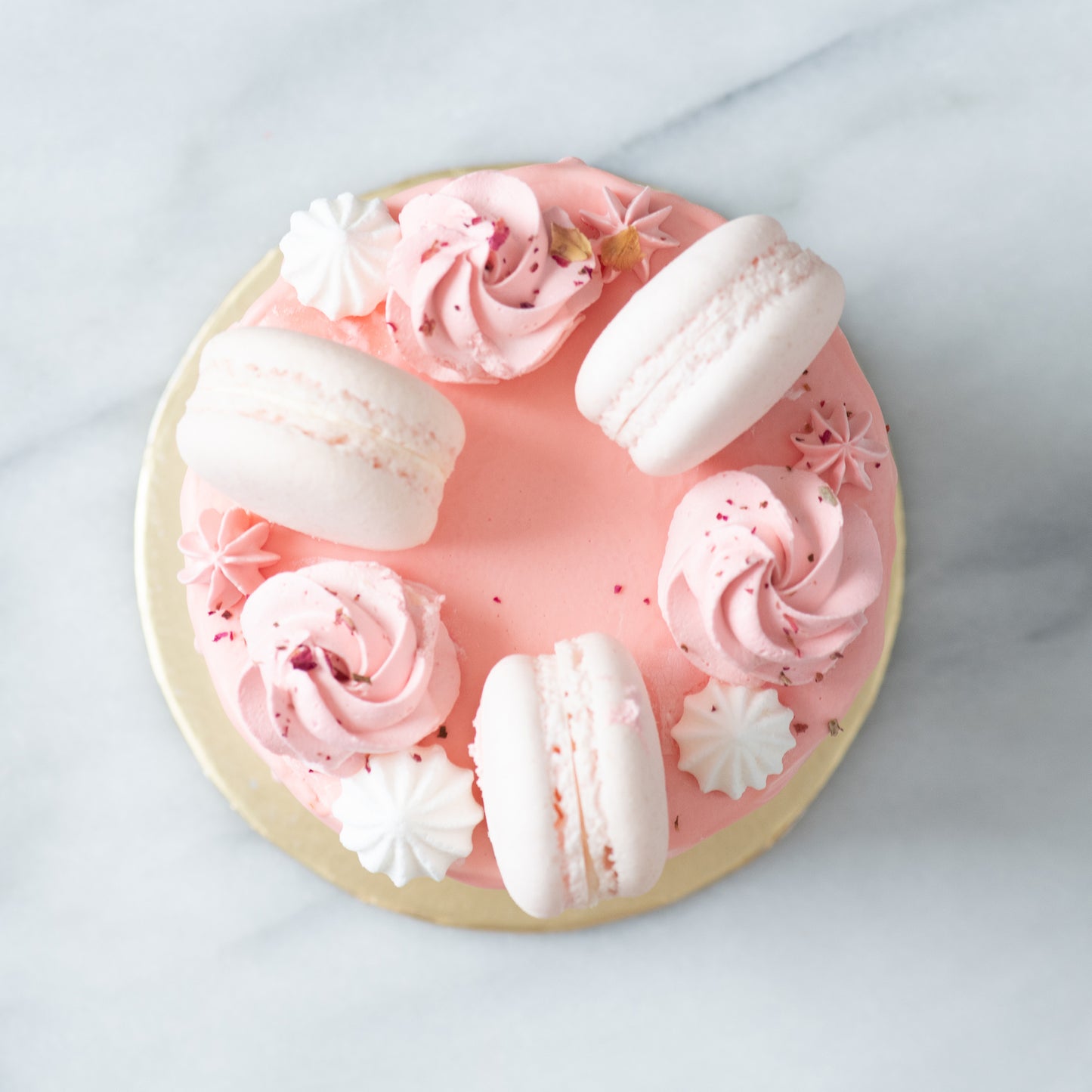 Lychee Rose Cake Petite   | Including 3 pcs Macarons | (U.P $60.00)