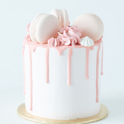 Lychee Rose Cake Petite   | Including 3 pcs Macarons | (U.P $60.00)