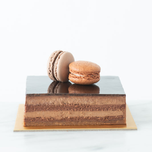 🔥8.8 SALE🔥| Crunchy Hazelnut Chocolate Cake (Petite) | Free 2 pcs Macarons | NOW FOR ONLY $29.80 (U.P. $60.00)